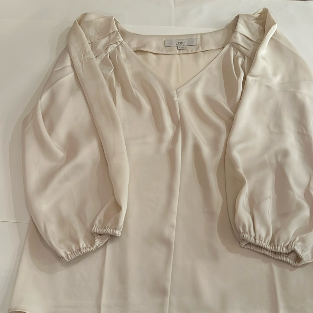 Never been worn LOFT blouse
